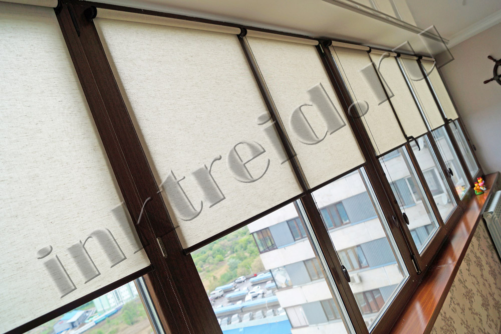 Рулонные шторы коричневые фото