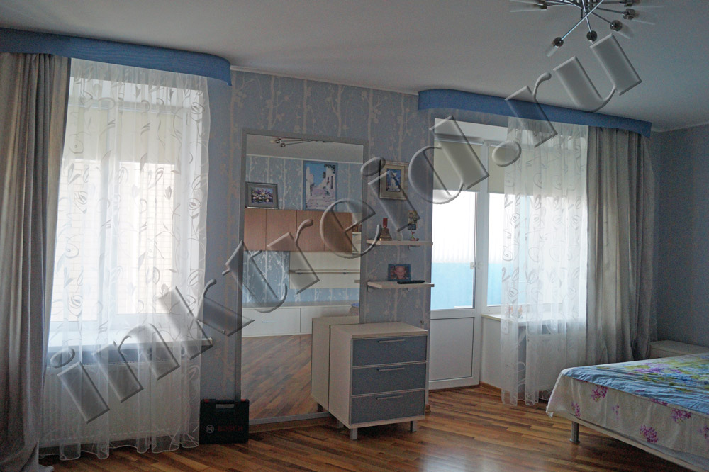 Рулонные шторы в дополнение к текстилю Волгоград